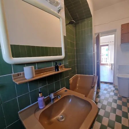 Ivory Biograd Na Moru